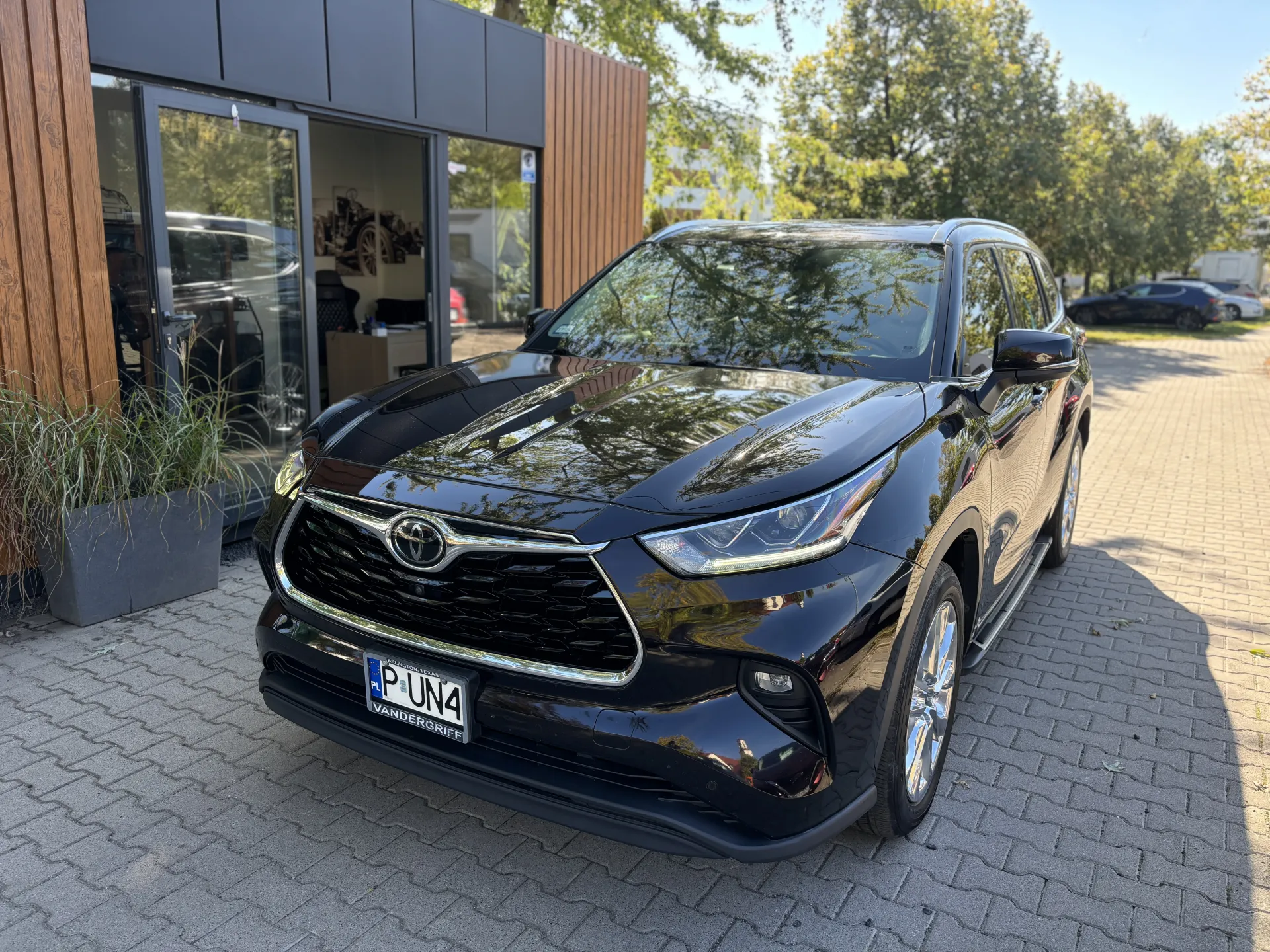 TOYOTA HIGHLANDER rok 2020 - auto na sprzedaż Poznań