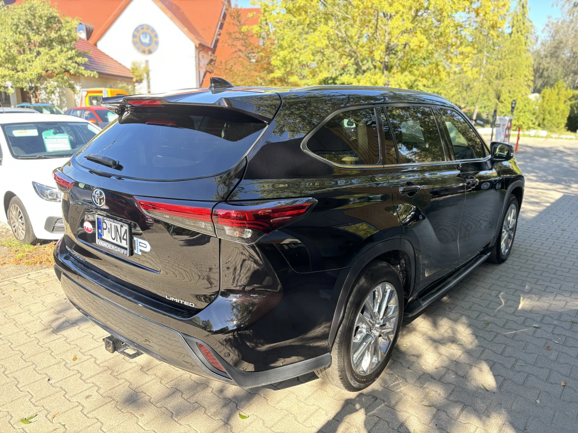 TOYOTA HIGHLANDER - zdjęcie wnętrza lub detalu