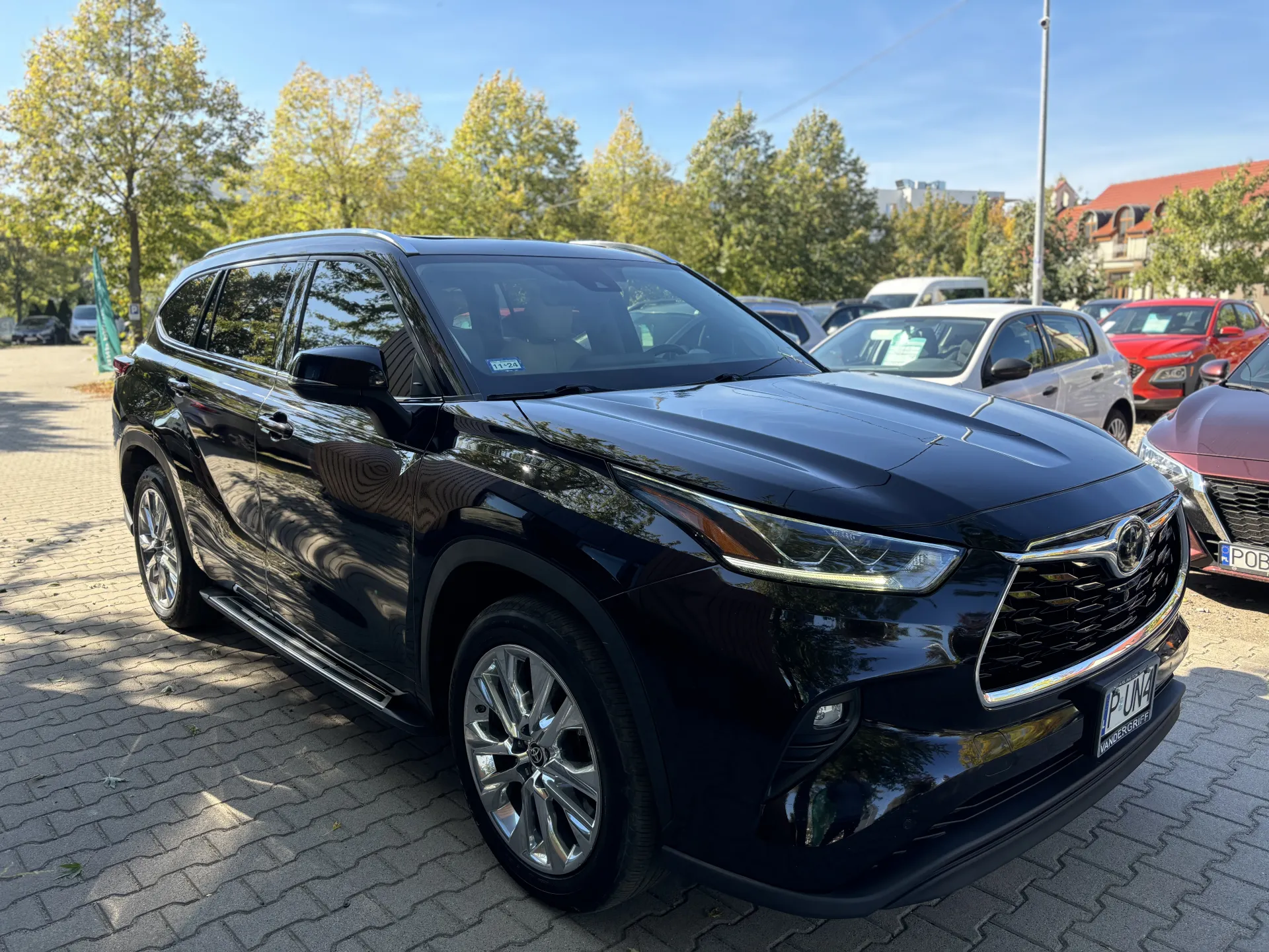 TOYOTA HIGHLANDER - zdjęcie wnętrza lub detalu