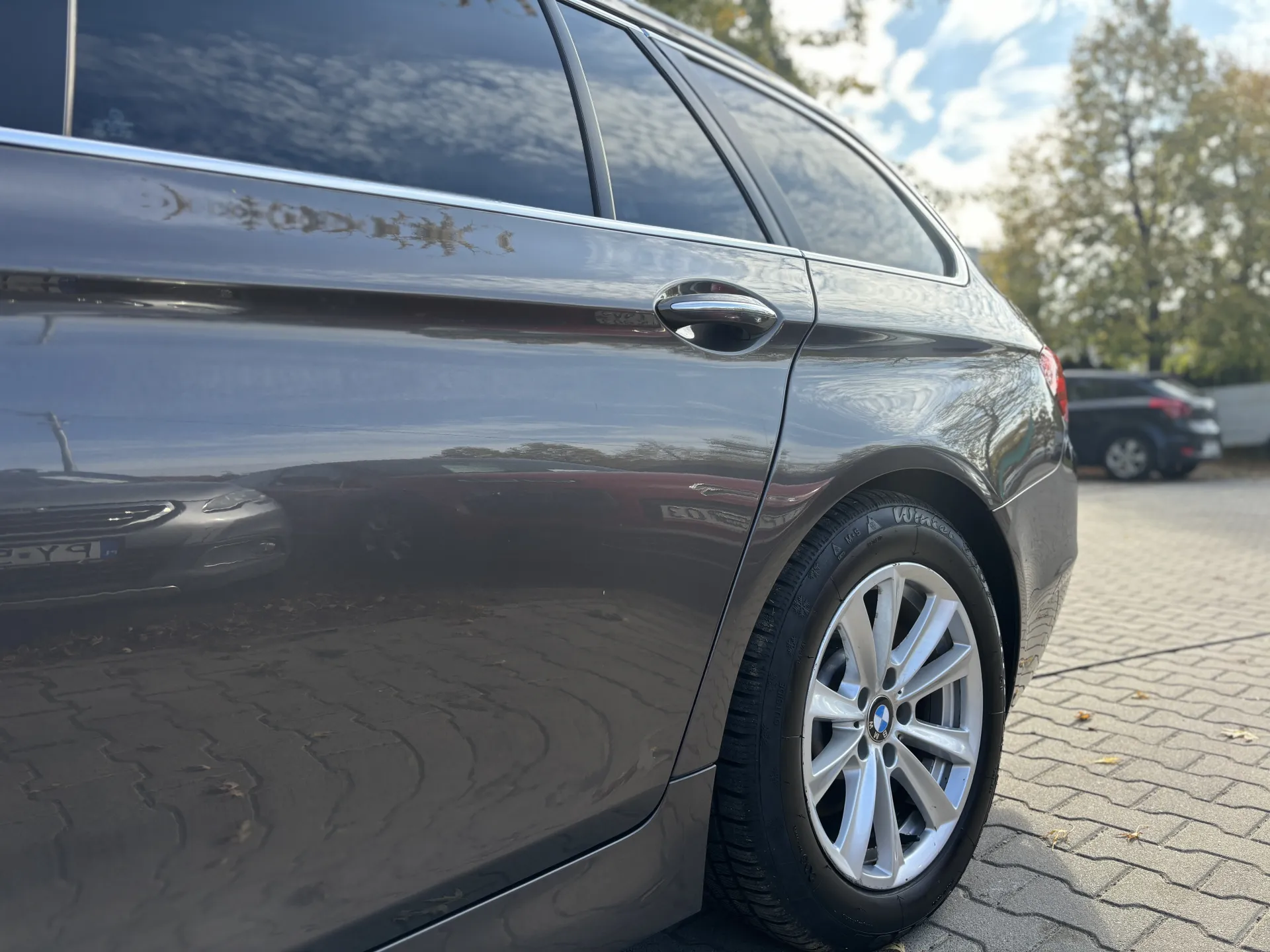 BMW 525d F11 - zdjęcie wnętrza lub detalu