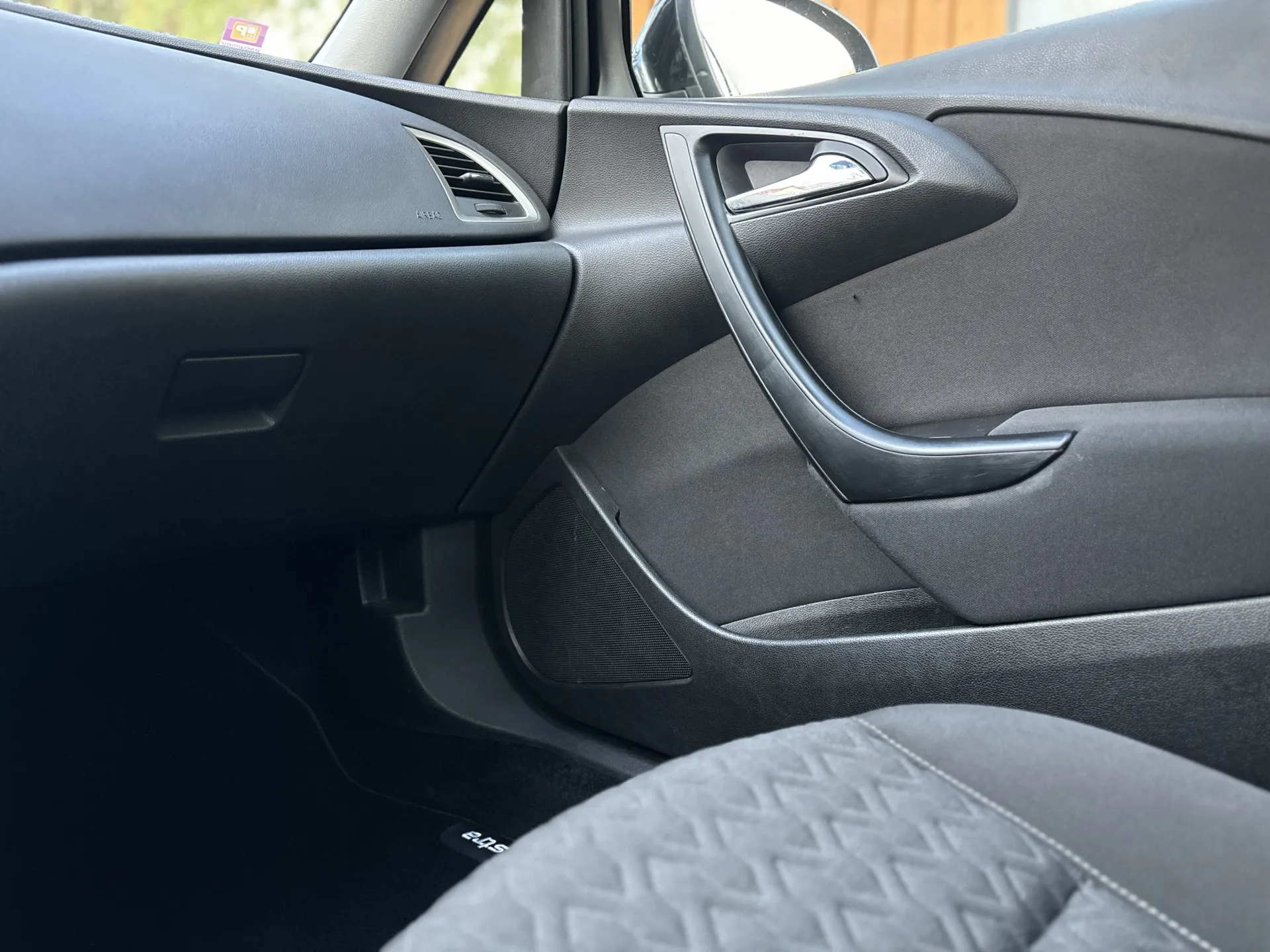 Zdjęcie z galerii: OPEL ASTRA J