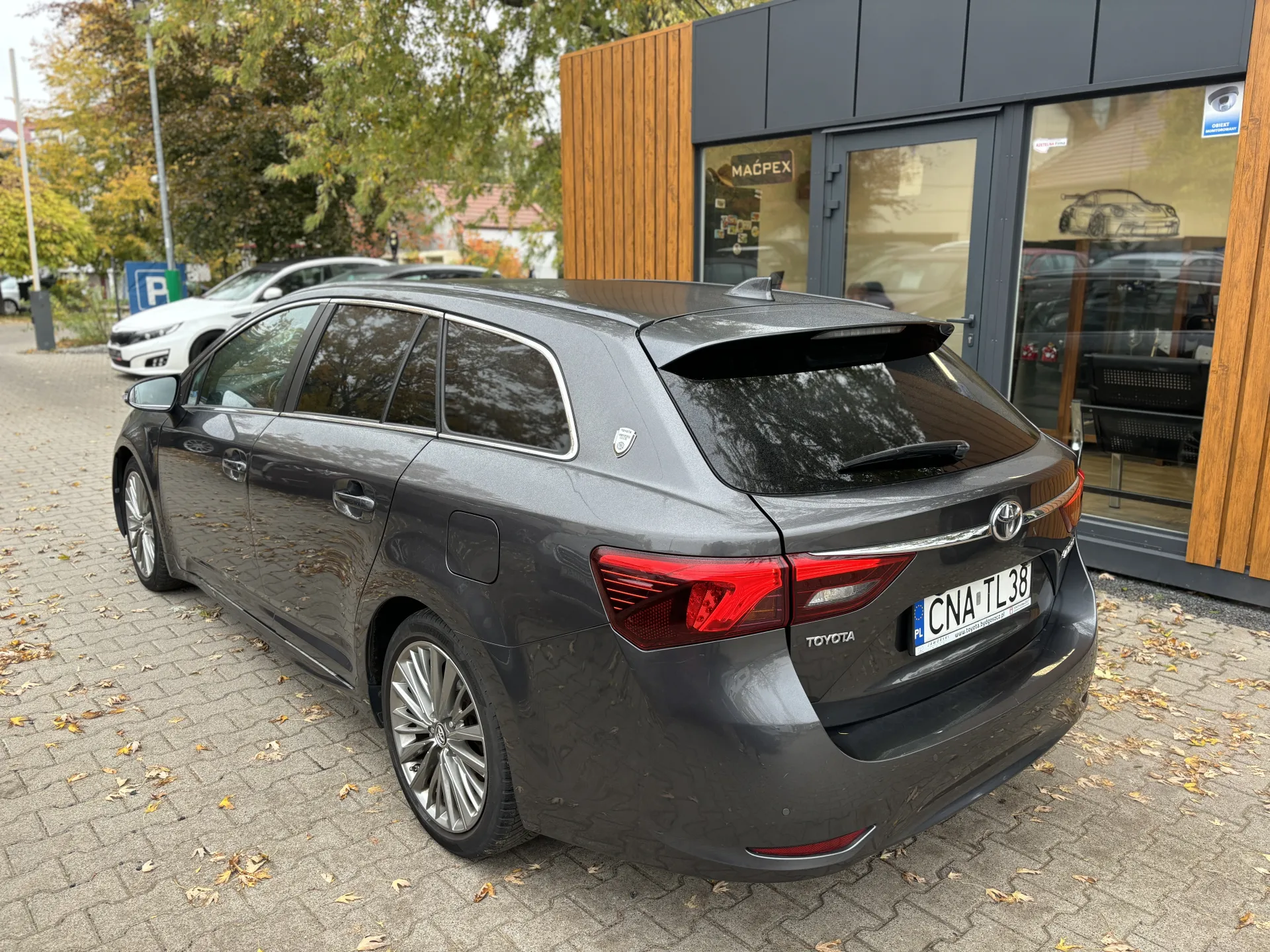 TOYOTA AVENSIS - zdjęcie wnętrza lub detalu